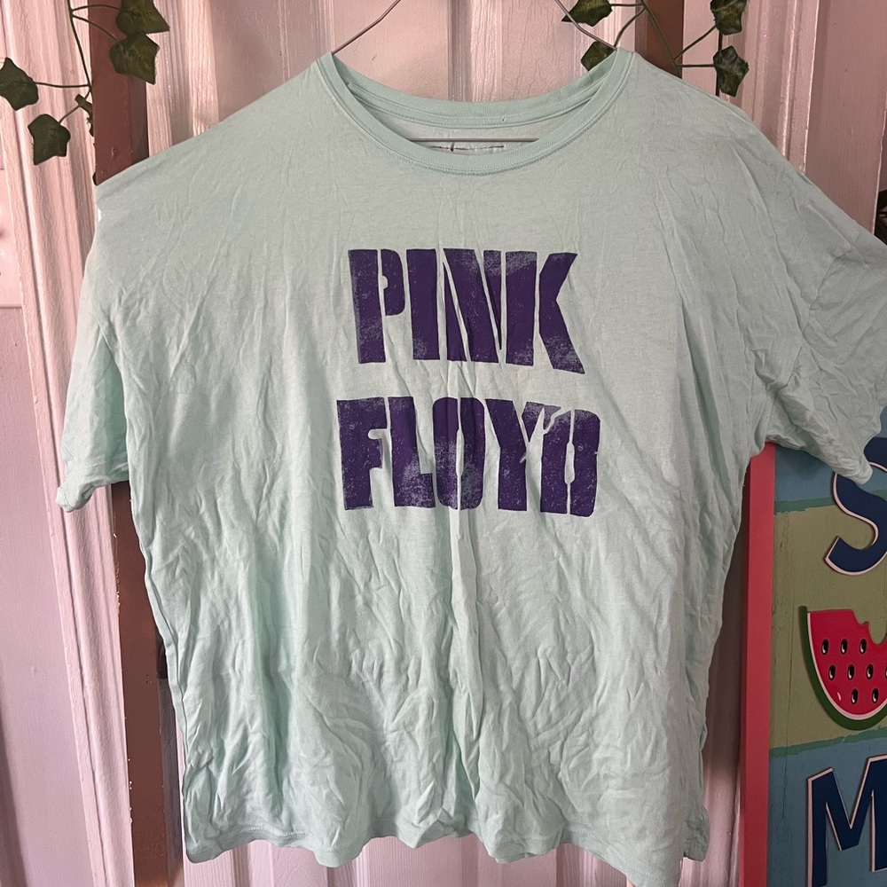 Pink Floyd Graphic T-Shirt (American Eagle.)